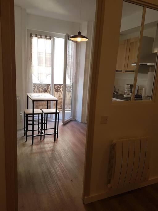 Agreable Appartement Lumineux Au Centre-Ville Oyonnax Exterior photo